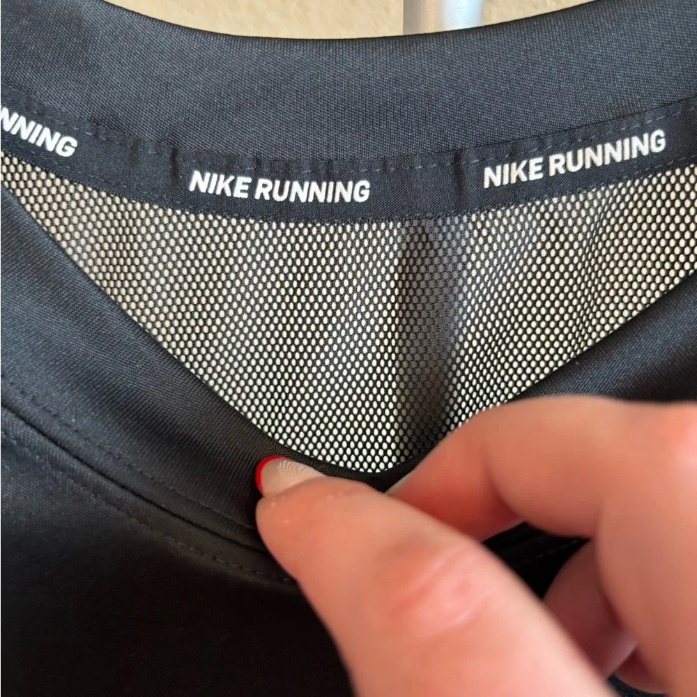 Nike‎ Running Dri-Fit Women’s M Black Mesh Short Sleeve Athletic Top